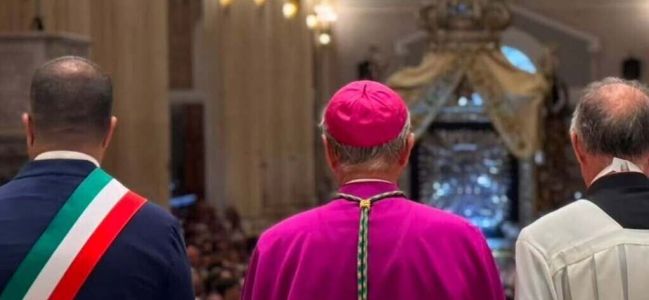 Nel silenzio del dolore, Reggio si affida alla sua Madonna